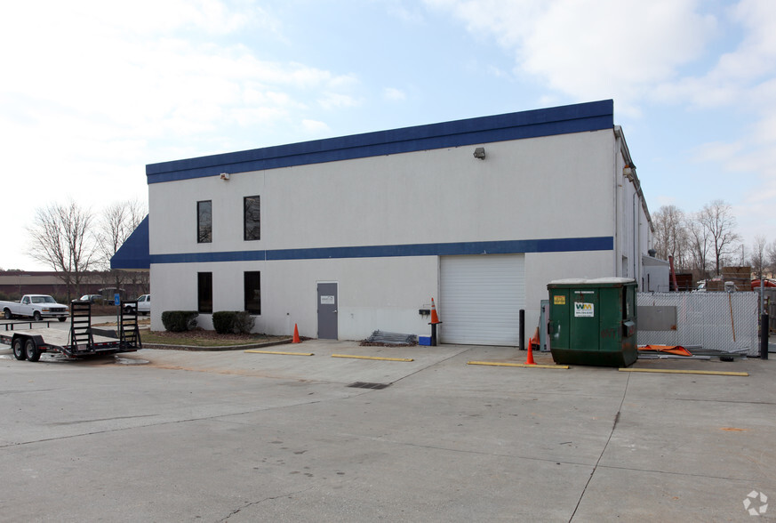 100 Creekside Industrial Ct, Lawrenceville, GA for lease - Building Photo - Image 2 of 4