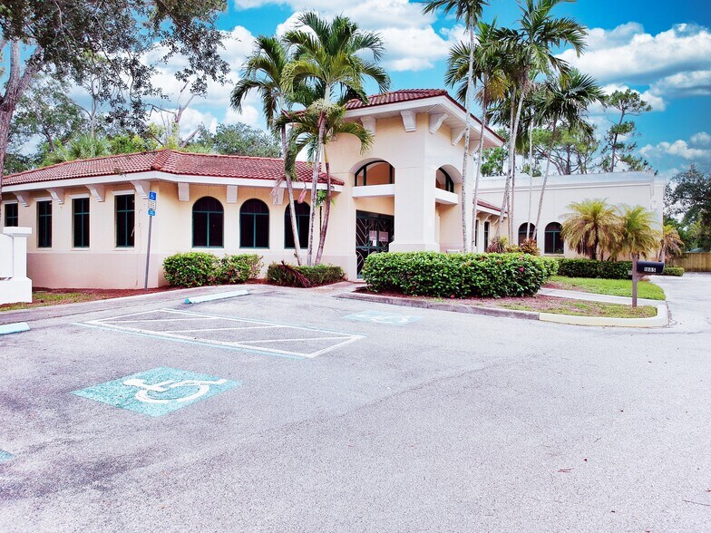 1885 SW Health Pky, Naples, FL à louer - Photo du bâtiment - Image 2 de 19