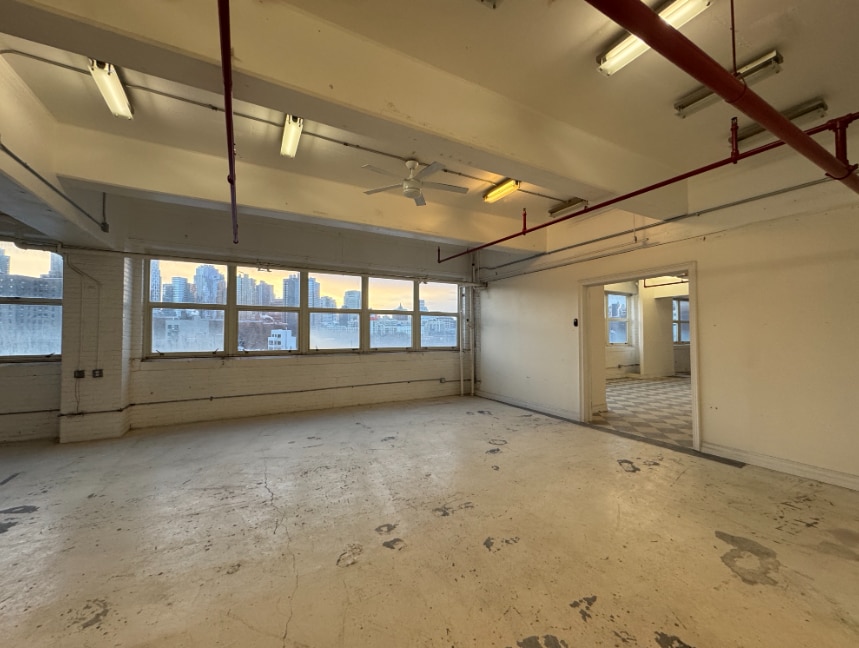 141 Flushing Ave, Brooklyn, NY à louer Photo intérieure- Image 1 de 2