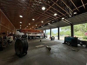 9879 US Highway 301 N, Tampa, FL for lease Interior Photo- Image 2 of 6