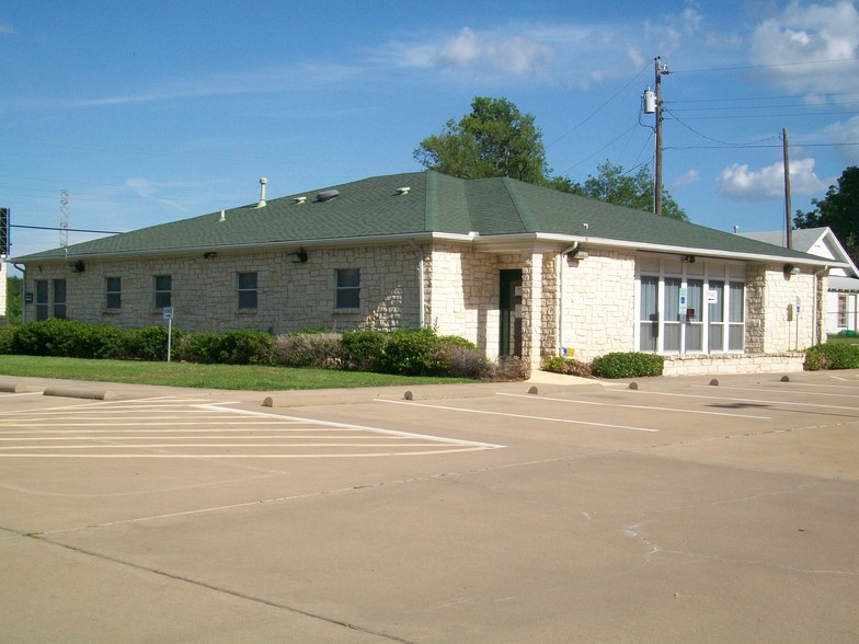 201 N Broadway St, Joshua, TX for sale - Building Photo - Image 1 of 1