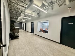 24681 Northwestern Hwy, Southfield, MI for lease Interior Photo- Image 1 of 6