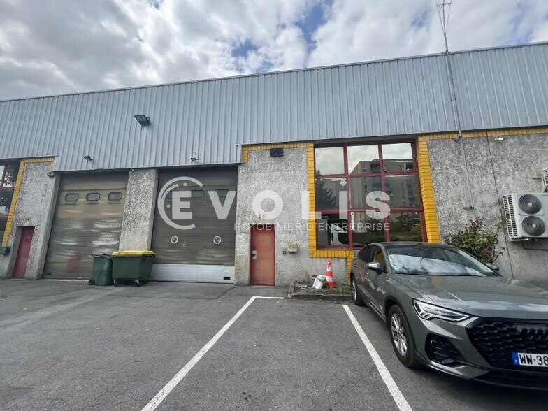 Bureau dans Bondy à louer - Photo du bâtiment - Image 2 de 14