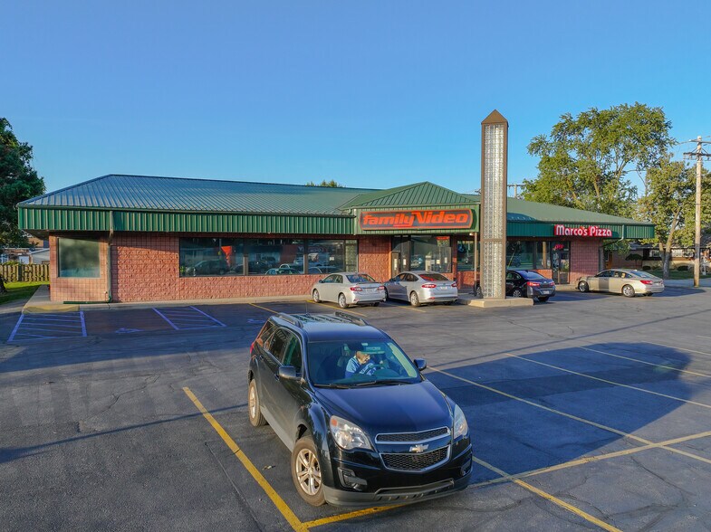 2939 45th St, Highland, IN à louer - Photo du bâtiment - Image 2 de 7