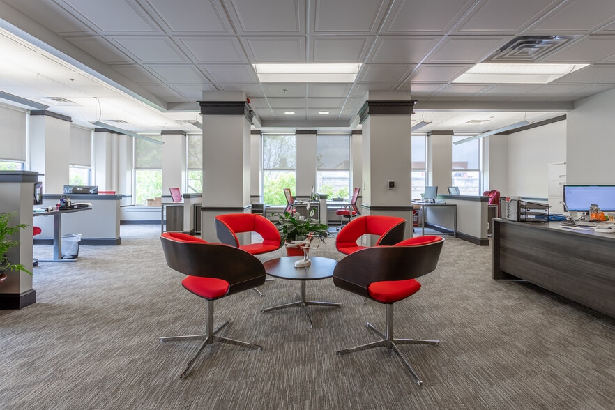 125 S Elm St, Greensboro, NC à louer - Photo intérieure - Image 2 de 18