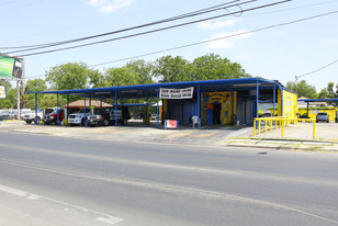 2203 W Commerce St, San Antonio TX - Drive Through Restaurant