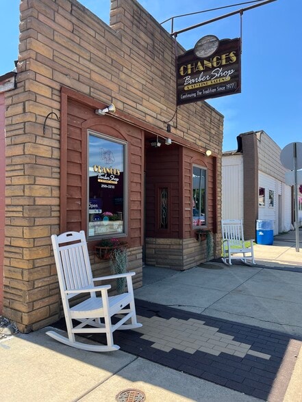 205 W Main St, Durand, MI for sale - Building Photo - Image 3 of 8