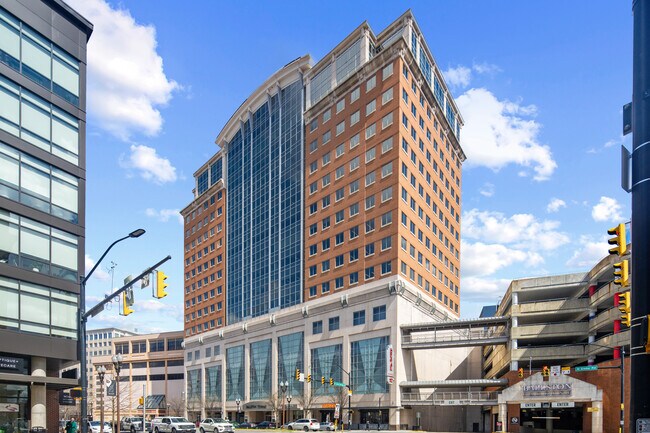 Plus de détails pour 671 N Glebe Rd, Arlington, VA - Bureau à louer