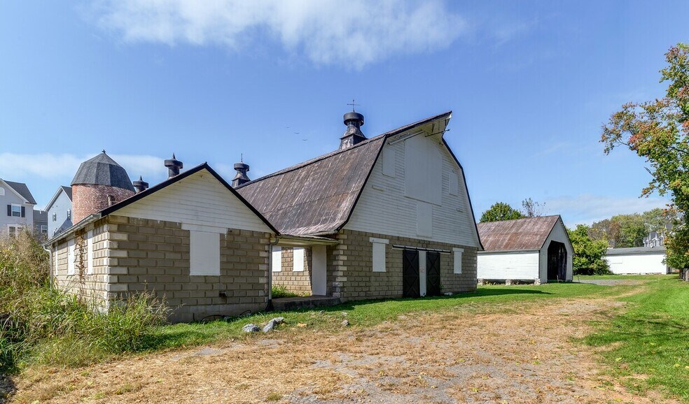 1776 Atlas Dr, Frederick, MD à vendre - Photo du bâtiment - Image 2 de 8