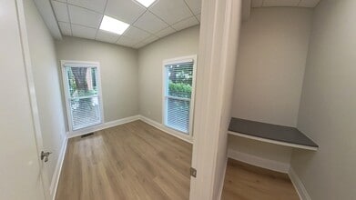 610 Colonial Park Dr, Roswell, GA à louer Photo intérieure- Image 2 de 12