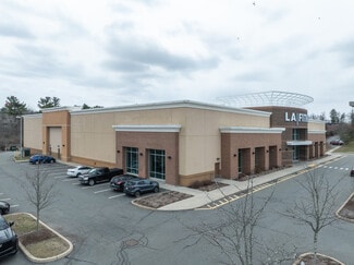 Plus de détails pour 3 Hawes Way, Stoughton, MA - Commerce de détail à louer