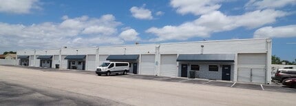 1900-2261 NW 29th St, Oakland Park, FL for lease Interior Photo- Image 1 of 2