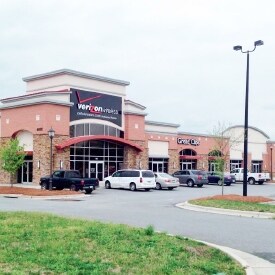 4002 Elton Way, Greensboro, NC à louer - Photo du bâtiment - Image 2 de 11