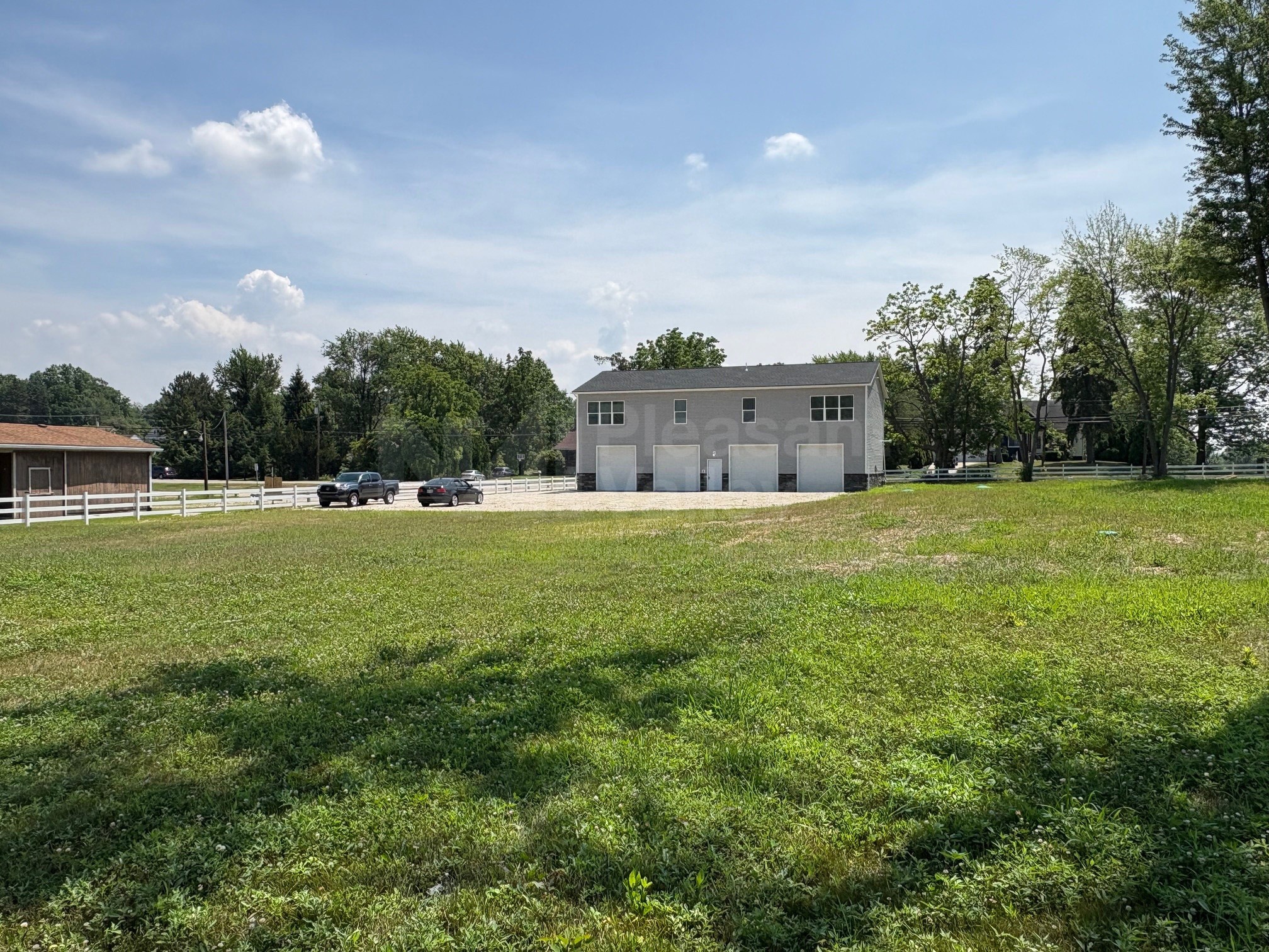 1627 Krumroy Rd, Akron, OH for sale Primary Photo- Image 1 of 11