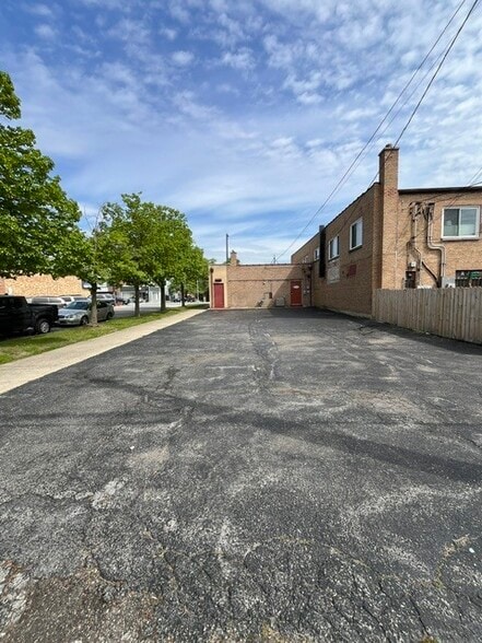 6957 W Archer Ave, Chicago, IL for sale - Building Photo - Image 2 of 3