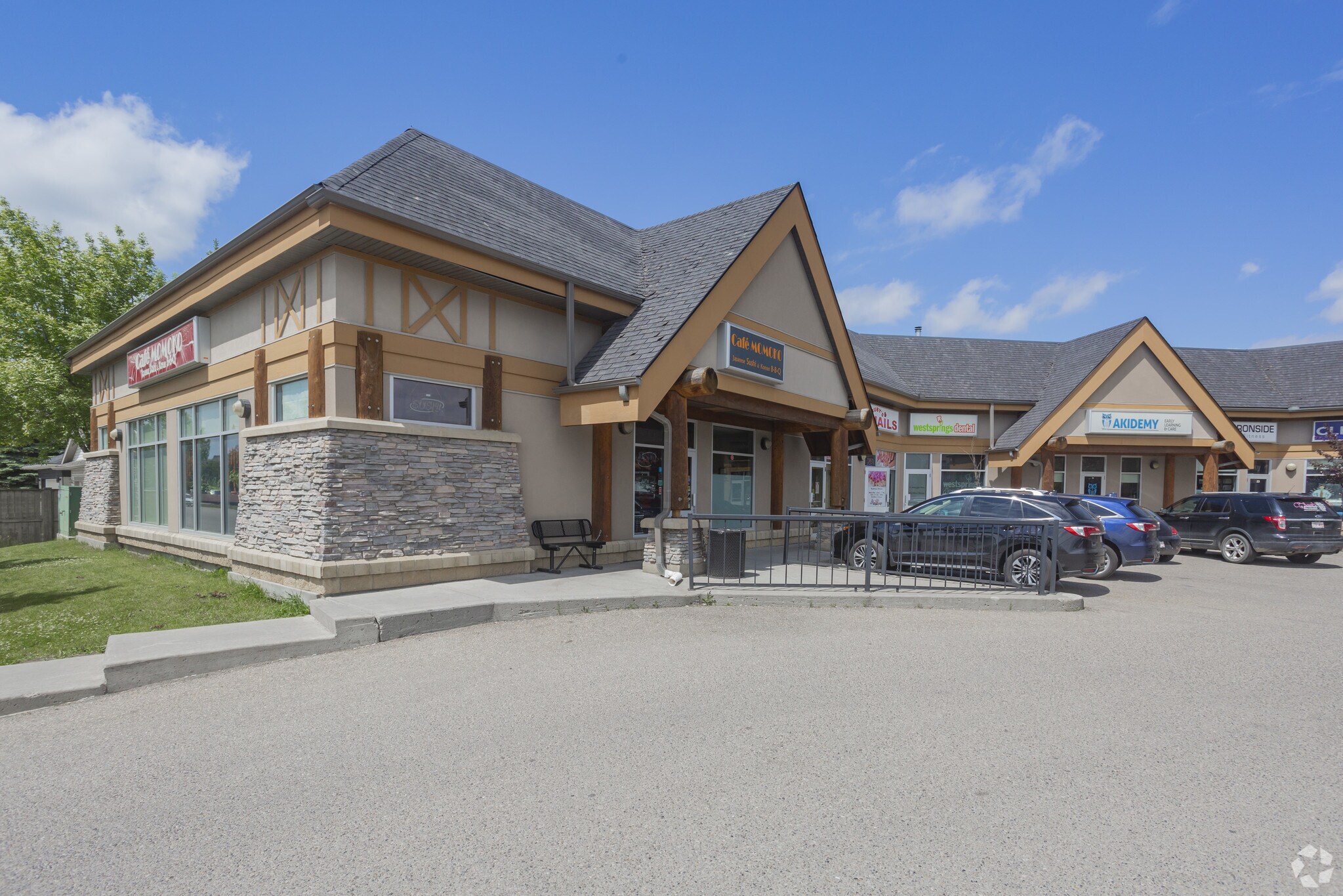 8 Weston Dr SW, Calgary, AB for sale Primary Photo- Image 1 of 1