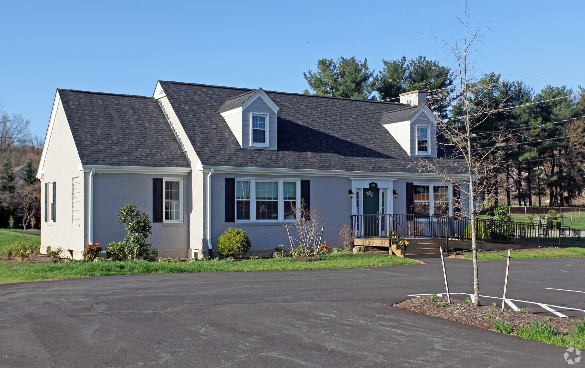 904 Apperson Dr, Salem, VA à vendre Photo principale- Image 1 de 12