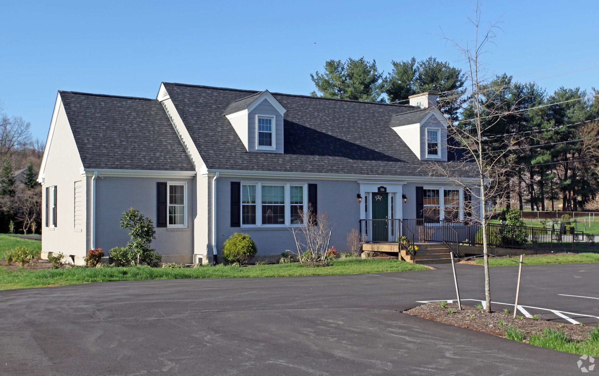 904 Apperson Dr, Salem, VA for sale Primary Photo- Image 1 of 12