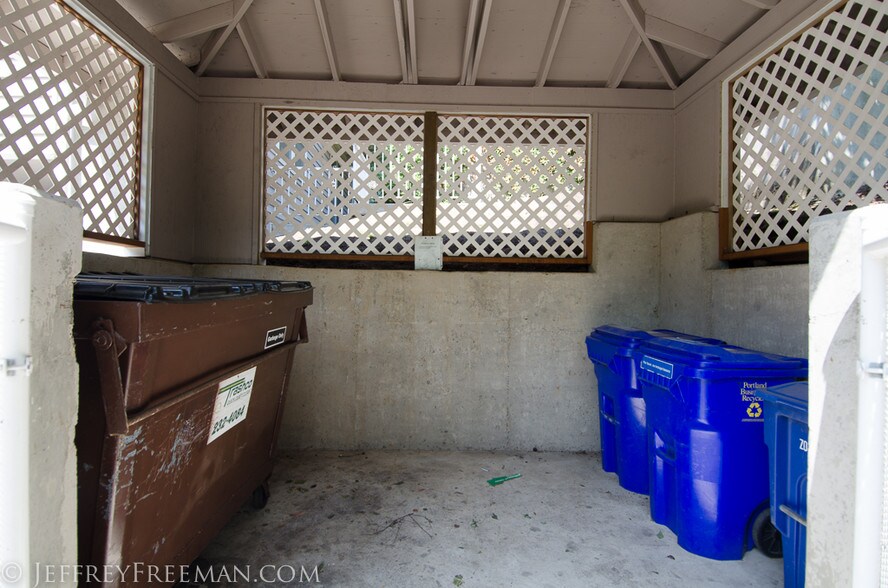 1129 SW Gaines St, Portland, OR à vendre - Photo du bâtiment - Image 3 de 23