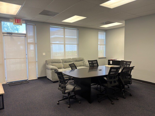 6150 Diamond Centre Ct, Fort Myers, FL à louer - Photo intérieure - Image 3 de 6