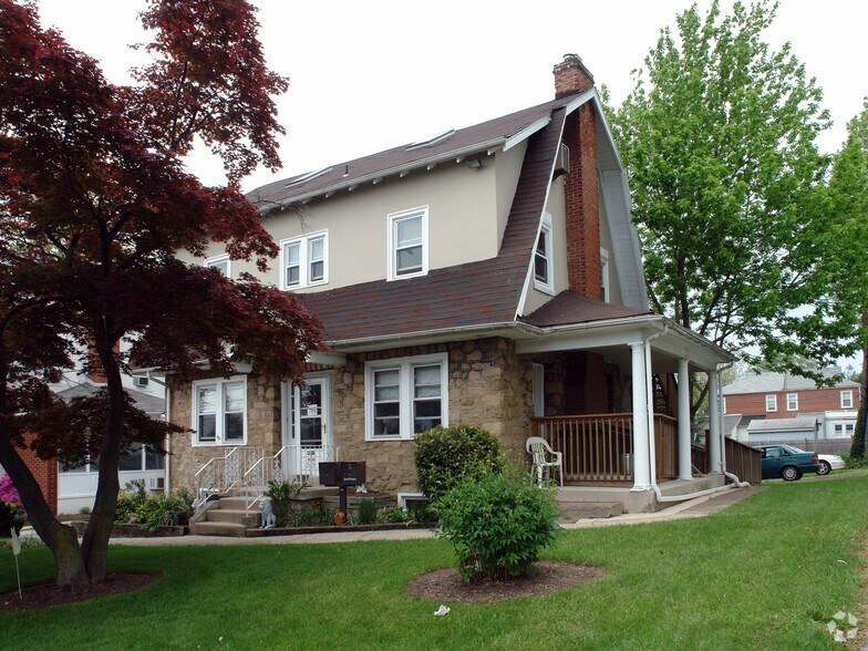 317 W Johnson Hwy, Norristown, PA à vendre - Photo du bâtiment - Image 2 de 5