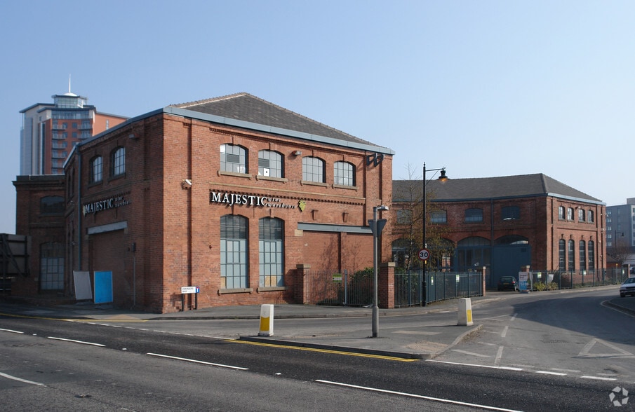 Graingers Way, Leeds for lease - Building Photo - Image 2 of 8