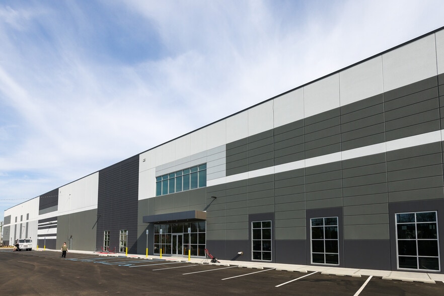 1 Nassau Pl, Staten Island, NY for lease - Building Photo - Image 2 of 19