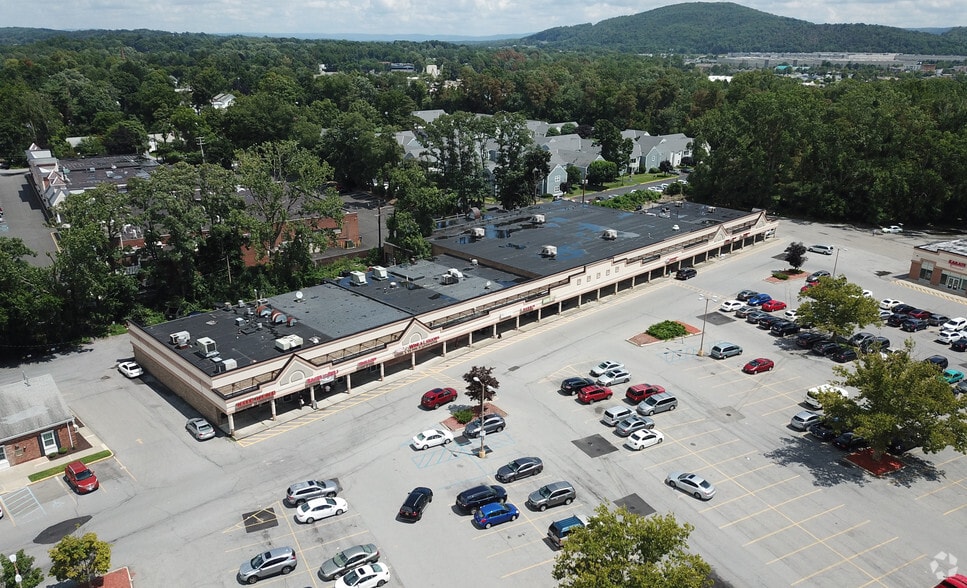 982 Main St, Fishkill, NY for lease - Aerial - Image 2 of 32