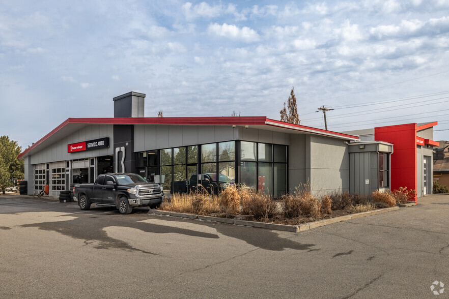 570 Boul Saint-René O, Gatineau, QC for sale - Primary Photo - Image 1 of 2