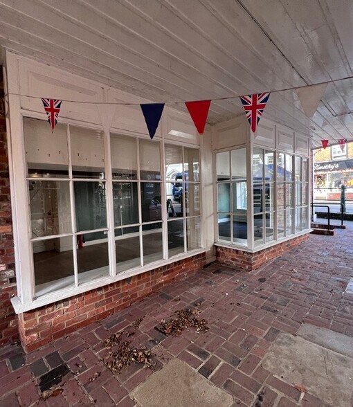 1-9 High St, Fordingbridge à louer - Photo du bâtiment - Image 3 de 3