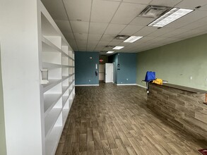 9600 SW 77th Ave, Miami, FL for lease Interior Photo- Image 1 of 9