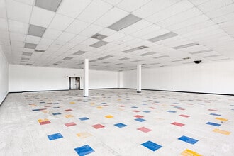 11 Gateway Blvd S, Savannah, GA for lease Interior Photo- Image 2 of 4