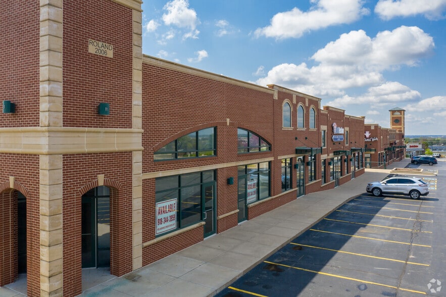 401-425 W Stone Wood Dr, Broken Arrow, OK for sale - Building Photo - Image 3 of 6