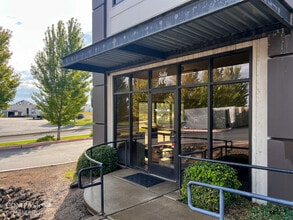 63595 Hunnell Rd, Bend, OR à louer Photo intérieure- Image 1 de 8