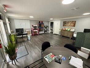 1308 SE 47th St, Cape Coral, FL for lease Interior Photo- Image 2 of 9