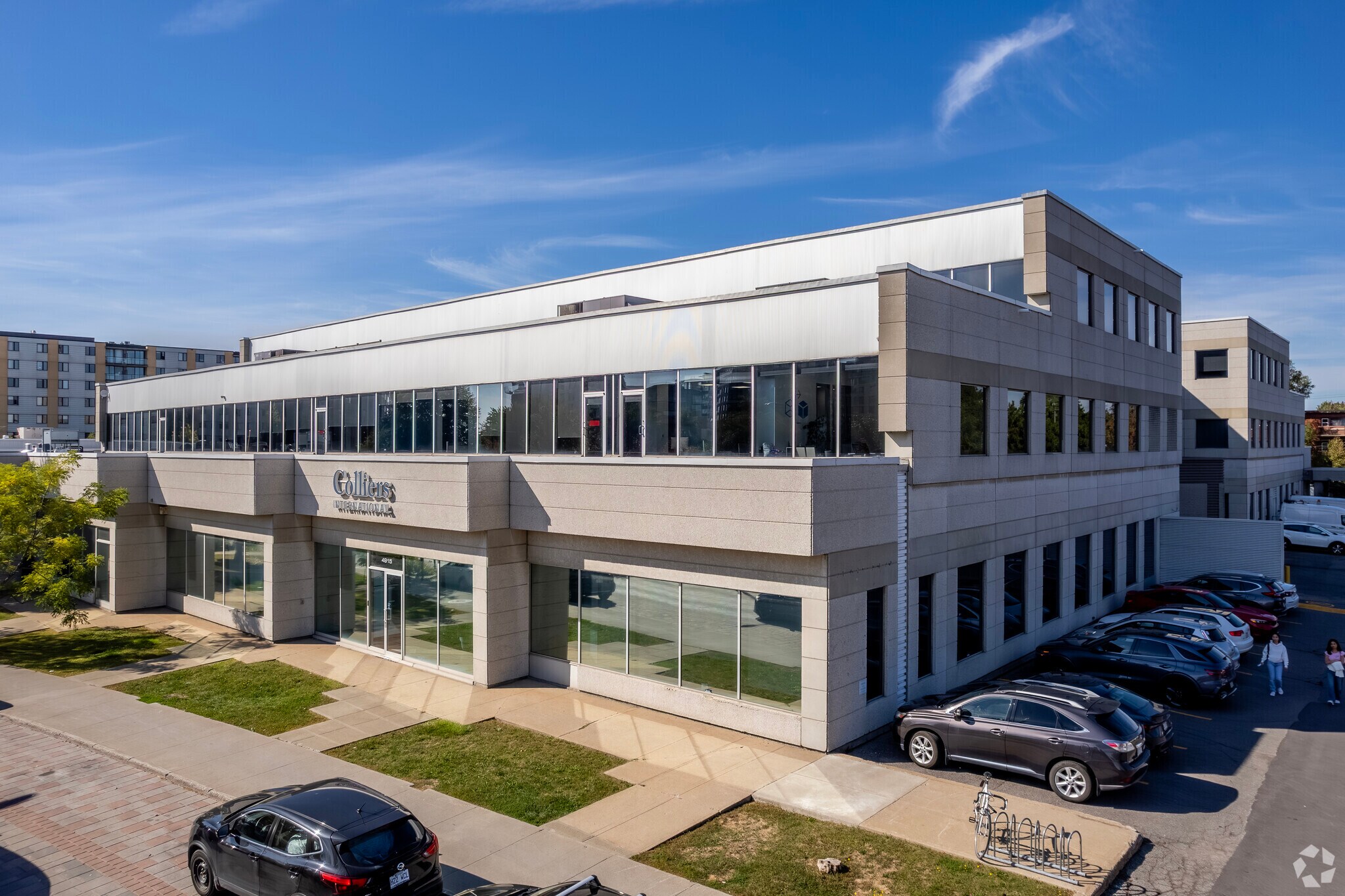 4300-4800 Rue De La Savane, Montréal, QC à louer Photo principale- Image 1 de 5