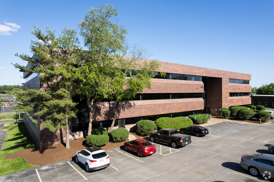 655 Craig Rd, Creve Coeur, MO for lease - Building Photo - Image 1 of 9