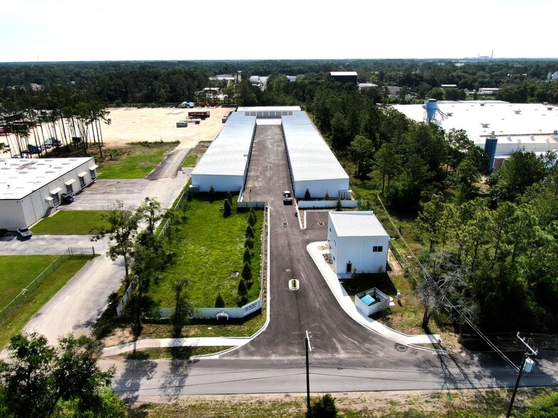 11691 Industry Dr, Jacksonville, FL à louer - Photo du bâtiment - Image 2 de 15