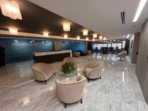 1 Maynard Dr, Park Ridge, NJ for lease Interior Photo- Image 2 of 7