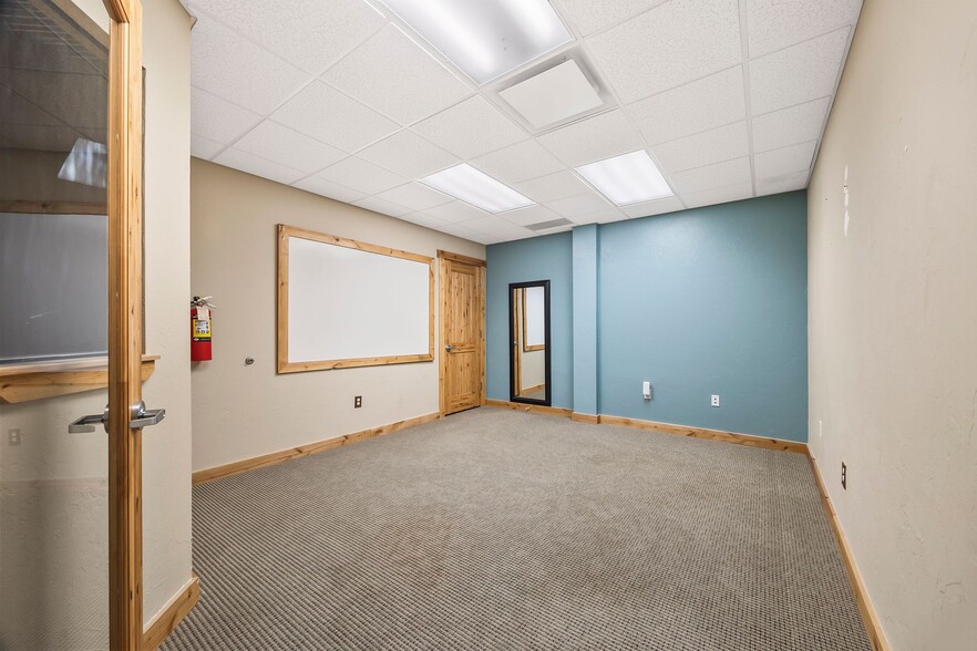 509 Scott Ave, Woodland Park, CO for lease - Building Photo - Image 2 of 14