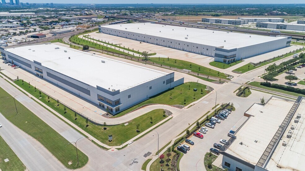 3901 N Sylvania Ave, Fort Worth, TX à louer - Photo du bâtiment - Image 3 de 9