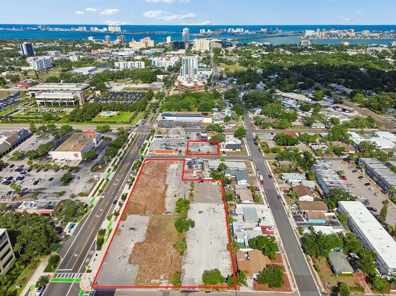 1214-1242 Cleveland Street, Clearwater, FL à vendre - Photo du bâtiment - Image 1 de 9