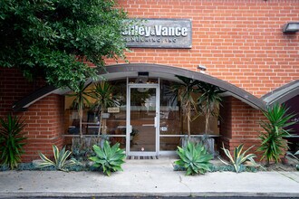 202-230 E Cota St, Santa Barbara, CA for lease Building Photo- Image 2 of 10