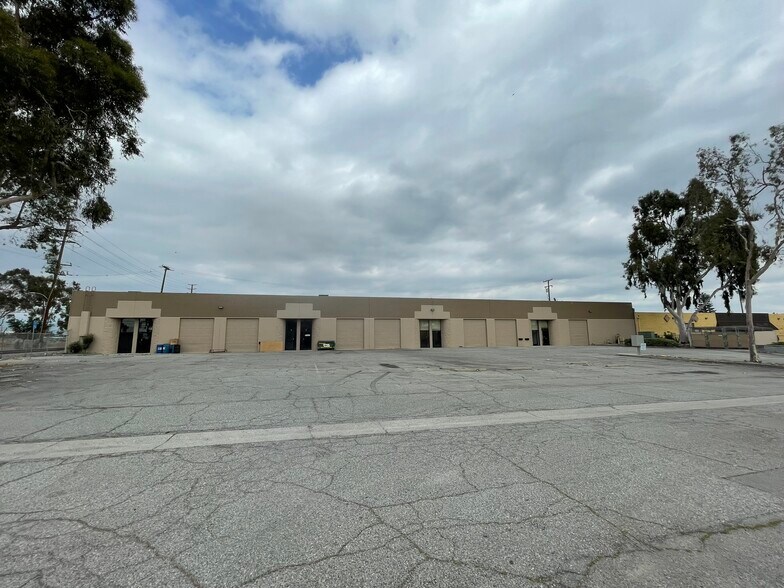 4290 Puente Ave, Baldwin Park, CA à louer - Photo du bâtiment - Image 3 de 3