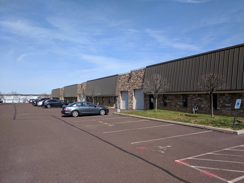 1511-1525 Gehman Rd, Harleysville, PA à louer - Photo du bâtiment - Image 2 de 7