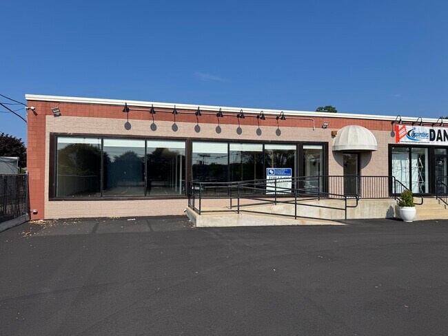 Plus de détails pour 29 Rocky Point Yaphank Rd, Rocky Point, NY - Commerce de détail, Local d'activités à louer