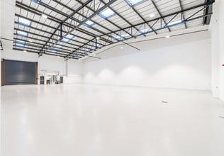 29-35 North Acton Rd, London for lease Interior Photo- Image 2 of 3