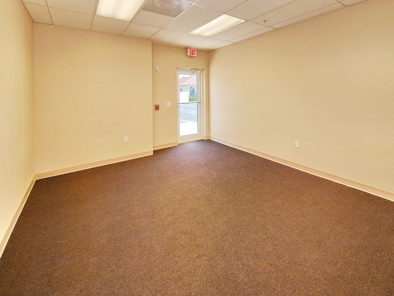 822 62nd Street Cir E, Bradenton, FL for lease - Interior Photo - Image 3 of 8