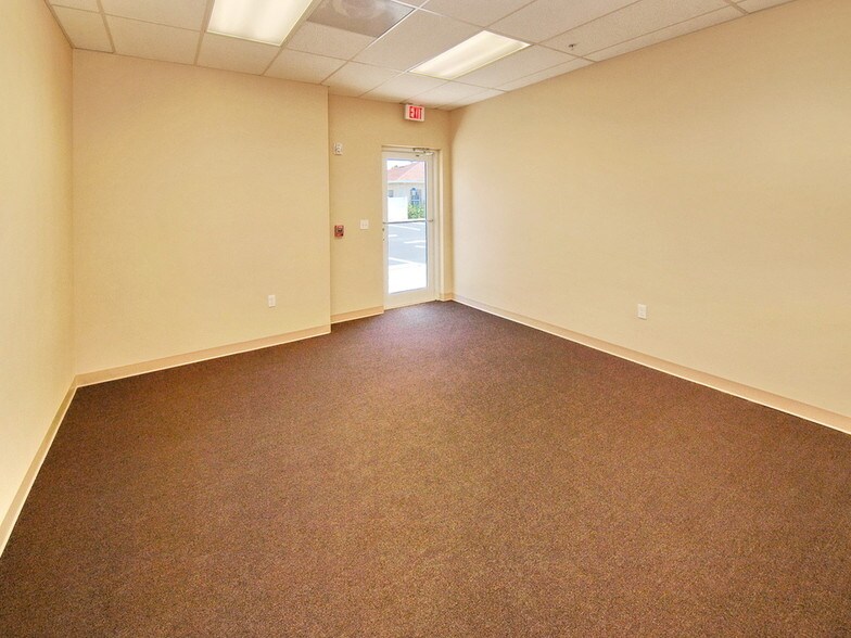 822 62nd Street Cir E, Bradenton, FL à louer - Photo intérieure - Image 3 de 8