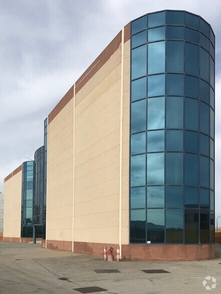 Calle Francisco Aritio, 162, Guadalajara, Guadalajara for lease - Building Photo - Image 2 of 9